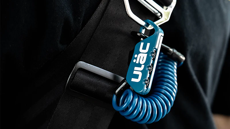 Смотреть видеообзор Велосипедный замок Ulac Piccadilly Carabiner Cable Combo Lock Sky Blue