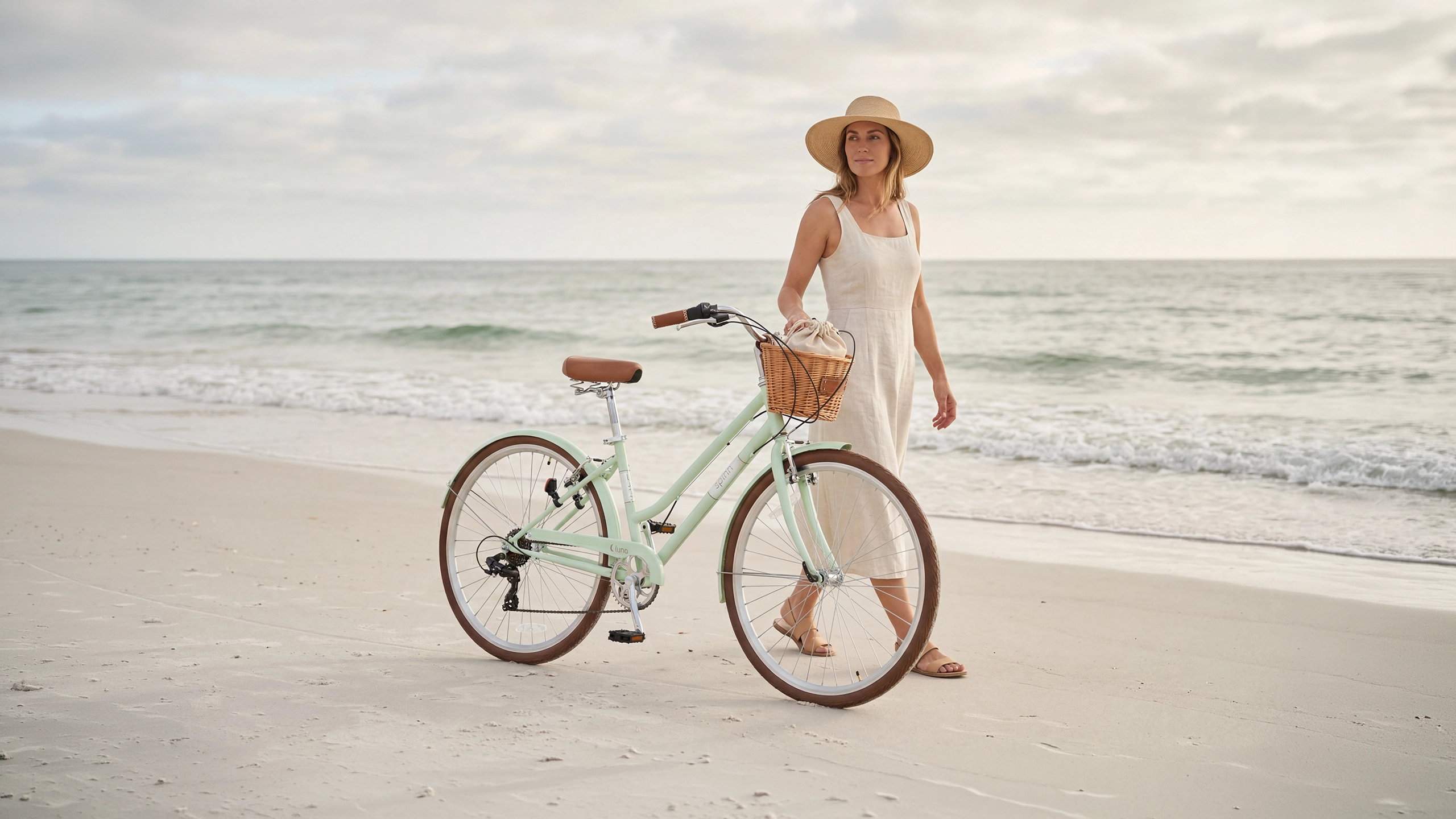 Смотреть видеообзор Складной велосипед Dahon Boardwalk D7 16'' Golden